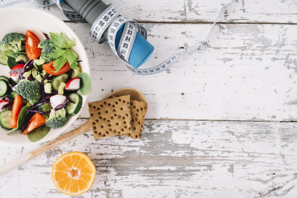 Dieta saludable con vegetales y un metro en alusión a Balón Gástrico Ingerible en Ipiales